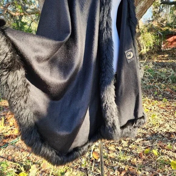 Tom Gutie Baby Alpaca Cape Fur Stunning Luxury Cape Sweater Black‎ Hand Finished
